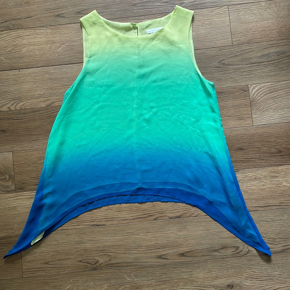 Ombré asymmetrical hem tank